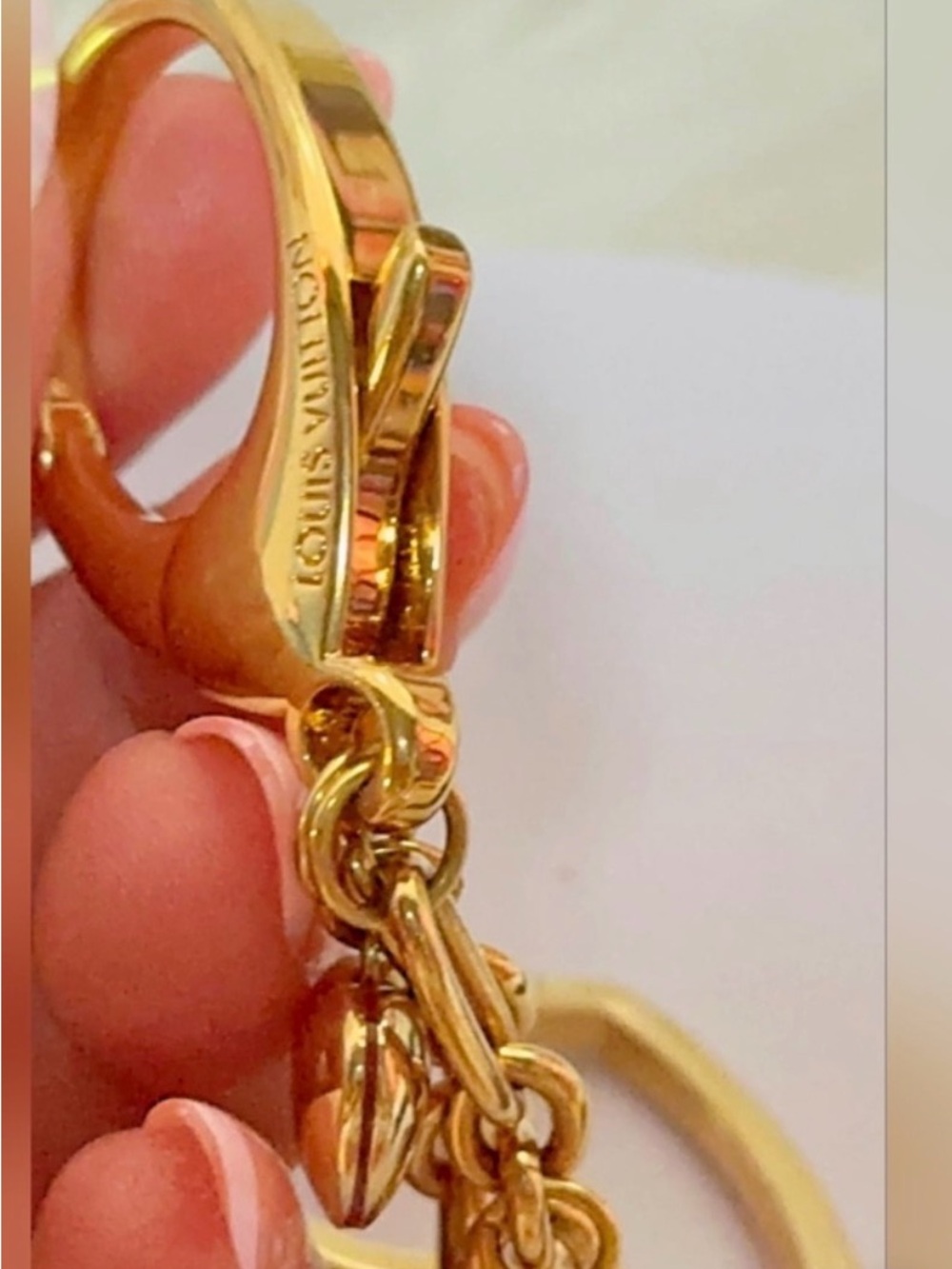 Louis Vuitton Gold and Red Heart Charm Key Holder - Picture 4 of 13